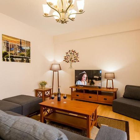 Apartment In The City Centre Ll 트빌리시 외부 사진