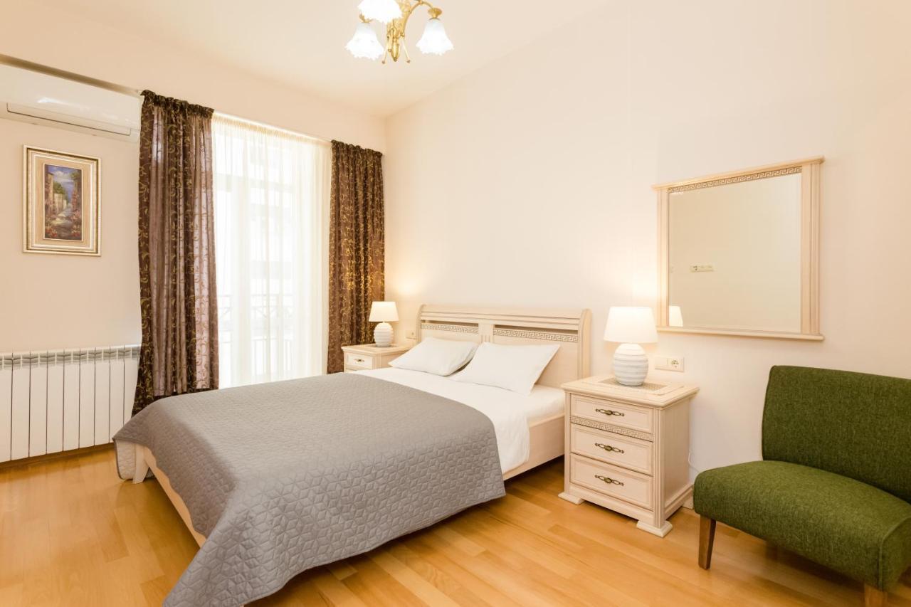 Apartment In The City Centre Ll 트빌리시 외부 사진